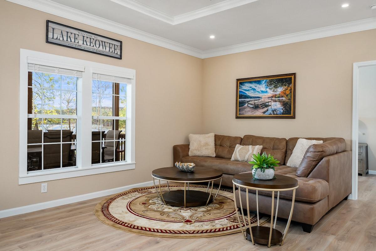 Paradise Point on Lake Keowee!2