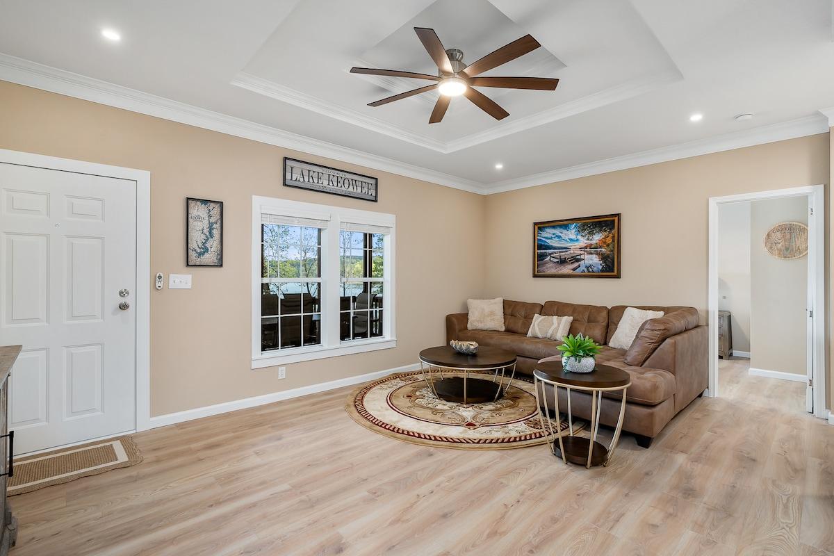 Paradise Point on Lake Keowee!4