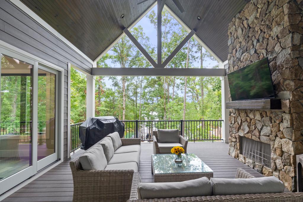 Keowee Cove Retreat on Lake Keowee!3