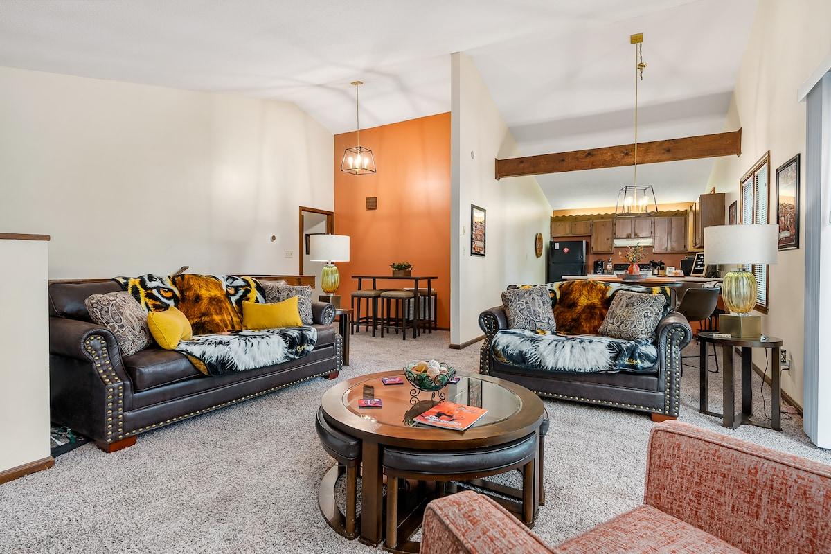 Less than 2 miles to Death Valley!3